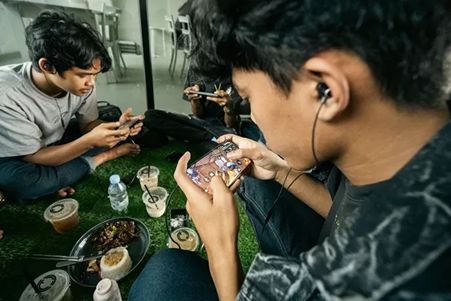 Mabar sebagai Ruang Pelarian